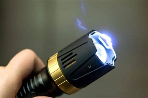best flashlight stun gun